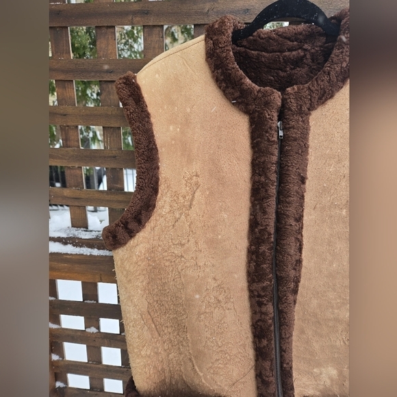 Vintage Shearling Vest - Picture 6 of 11